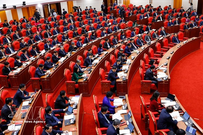 Des délégués du 2e Plénum du Comité central du Parti. Photo : VNA.