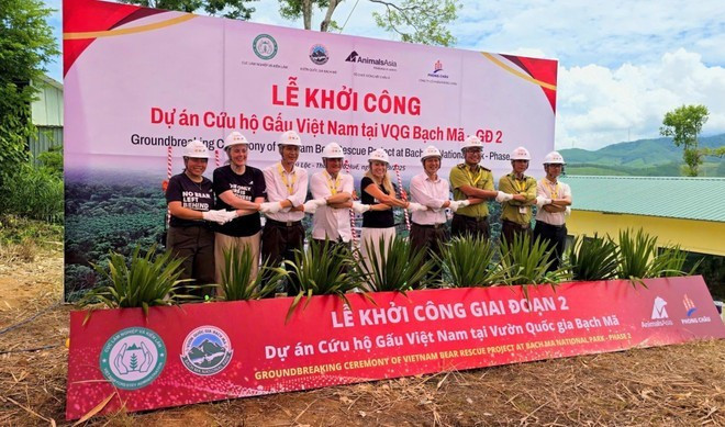Cérémonie de mise en chantier de la phase 2 du Centre de sauvetage des ours du Vietnam à Bach Ma. Photo : VNA. Cérémonie de mise en chantier de la phase 2 du Centre de sauvetage des ours du Vietnam à Bach Ma. Photo : VNA.