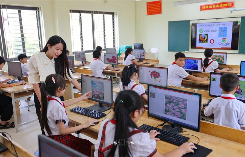 Il est impératif d’investir dans l’enseignement primaire et secondaire afin d’offrir à tous les enfants l’accès à l’école. Photo : baoangiang. giao-duc-baoangiang.jpg