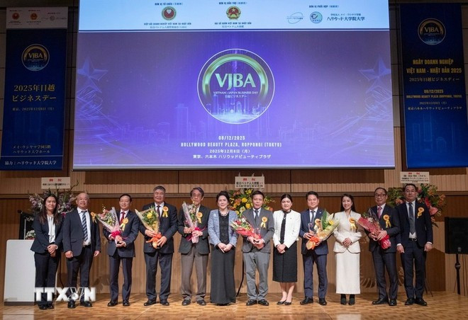 La direction de la VJBA et les délégués et les invités de marque présents à l&apos;événement. Photo : VNA.