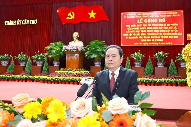 Le président de l’Assemblée nationale, Tran Thanh Man, prononce un discours lors de la cérémonie. Photo : VNA. Le président de l’Assemblée nationale, Tran Thanh Man, prononce un discours lors de la cérémonie. Photo : VNA.