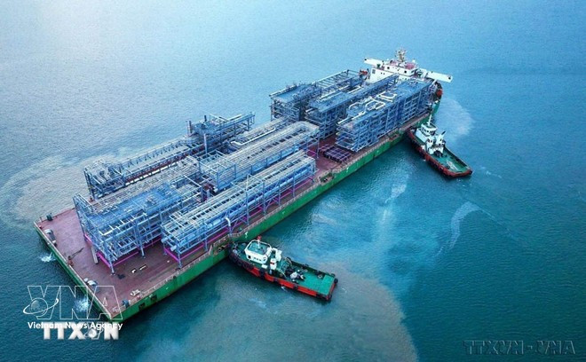 Près de 2 000 tonnes de modules « Made in Vietnam », fabriqués par Doosan Vina, expédiés vers le marché américain. Photo : VNA.