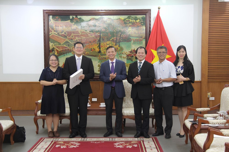 Lors de la rencontre. Photo : baovanhoa. adobe-2-baovanhoa.jpg