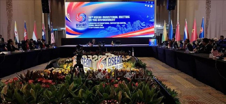 Lors de la 18ᵉ réunion ministérielle de l'ASEAN sur l'environnement (AMME-18). Photo : VNA. amme-vna.jpg