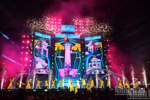 Un grand spectacle artistique est venu clôturer la série d’événements du 2e Festival Thang Long-Hanoï 2026.