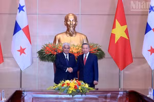Le secrétaire général du Comité central du Parti communiste du Vietnam (PCV) et président de la République, To Lam, et le président de la République du Panama, José Raúl Mulino, lors de leur entretien. Photo : NDEL.