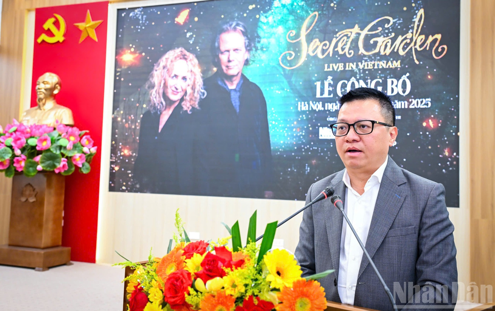 Le Quoc Minh, rédacteur en chef du Journal Nhân Dân, s'est exprimé lors de la cérémonie d’annonce des artistes internationaux dans le cadre du projet musical caritatif « Good Morning Vietnam 2025 ».