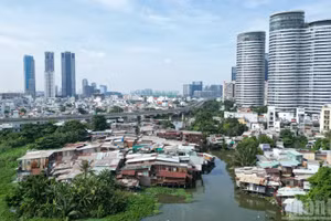 Hô Chi Minh-Ville souhaite moderniser ses canaux pour transformer son paysage urbain. Photo : NDEL.