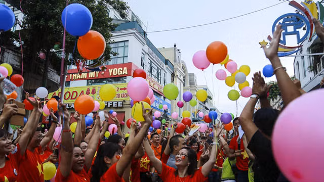 « Couleurs de la vie » à travers le regard d’anciens élèves de Hanoi ảnh 2