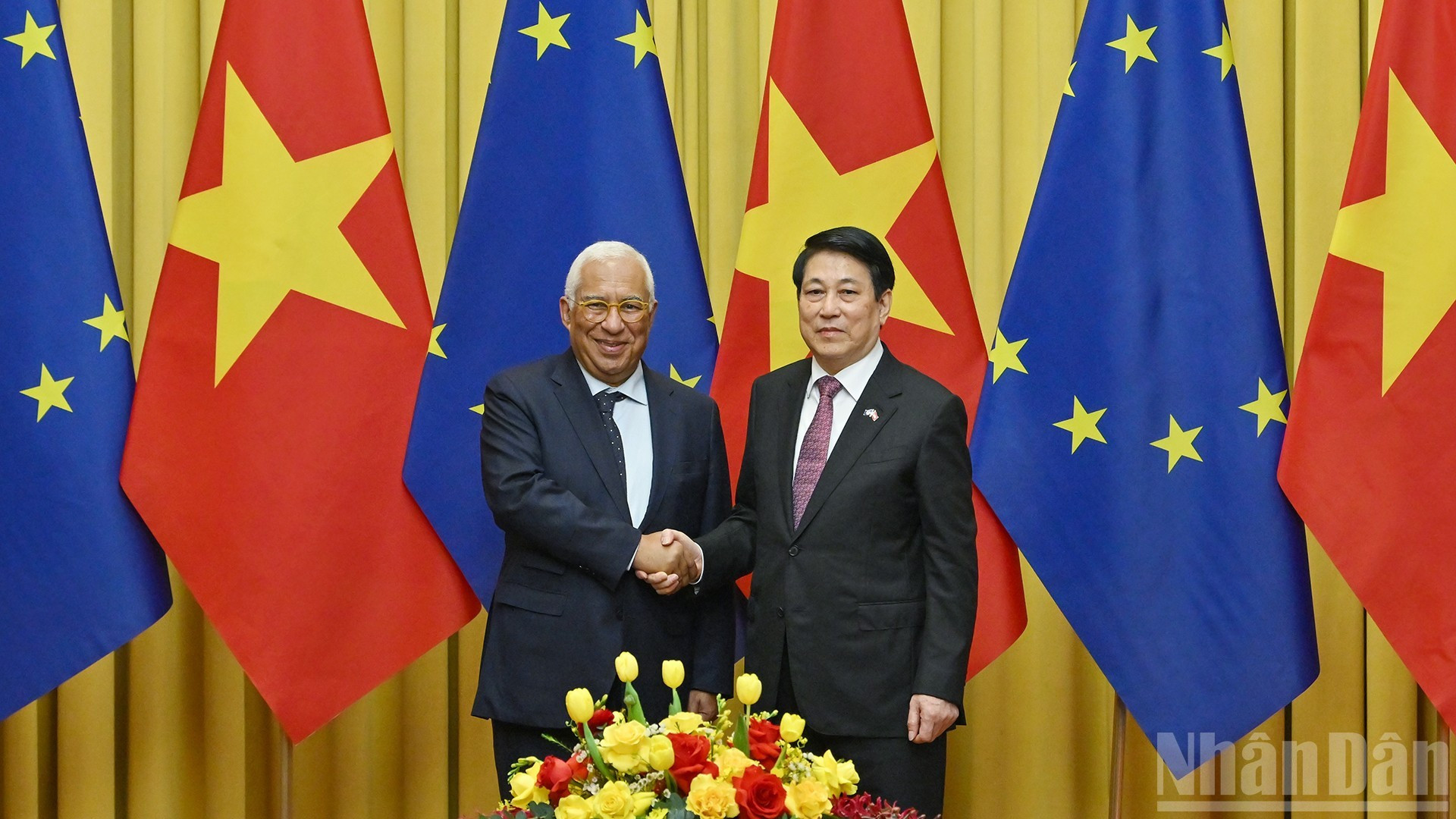 Le président Luong Cuong (à droite) et le président du Conseil européen, António Costa. Photo : NDEL
