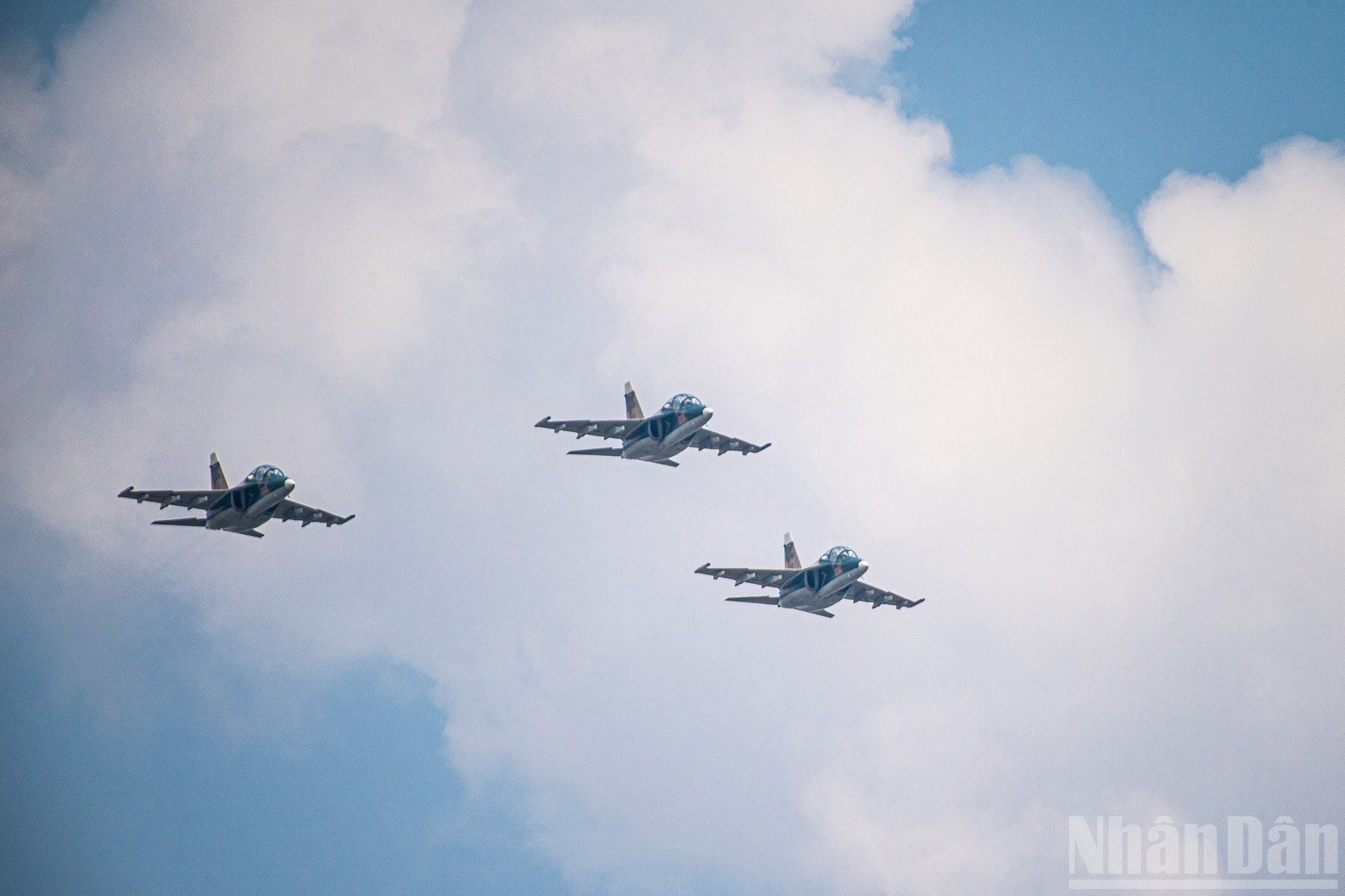 Dans le ciel de la capitale ont également évolué les avions d’entraînement multirôles Yak-130. 9.jpg