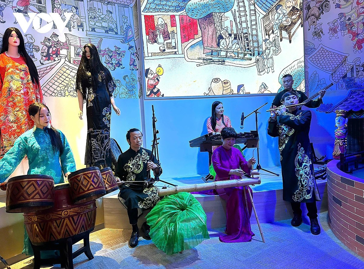 Un spectacle de musique traditionnelle vietnamienne à l’Expo 2025. 3.jpg