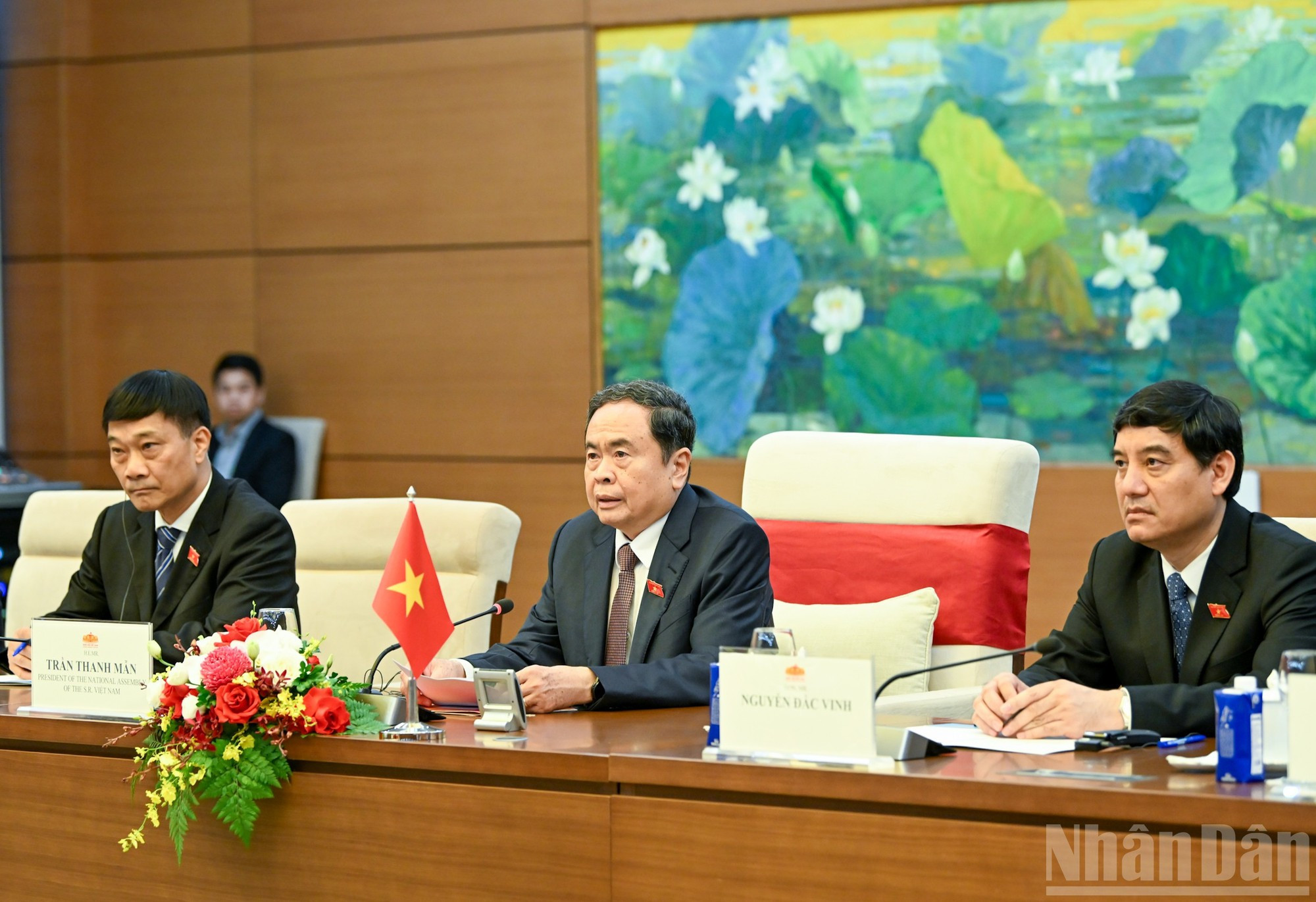 Tran Thanh Man, et des députés de l'AN vietnamienne. 9-7041.jpg