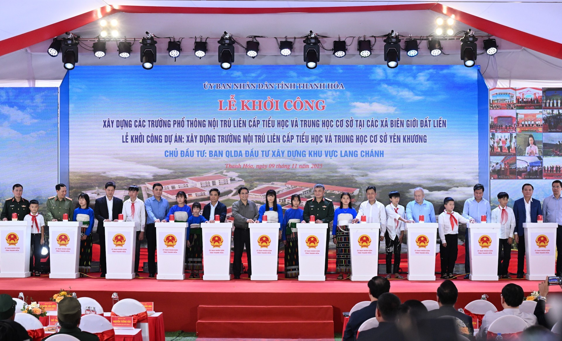 Le chef du gouvernement vietnamien et les représentants ont procédé au rituel symbolique de mise en chantier.Photo : NDEL.