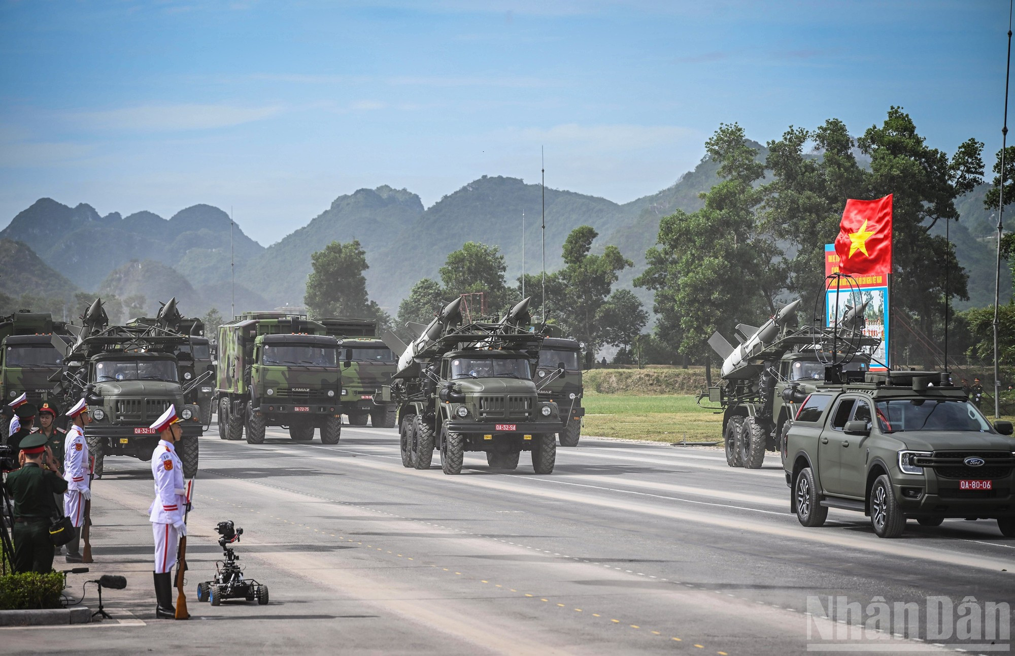 Le système de défense aérienne S-125-VT, version modernisée par le Vietnam, se distingue par ses capacités de manœuvre, son efficacité et ses performances au combat. 8.jpg