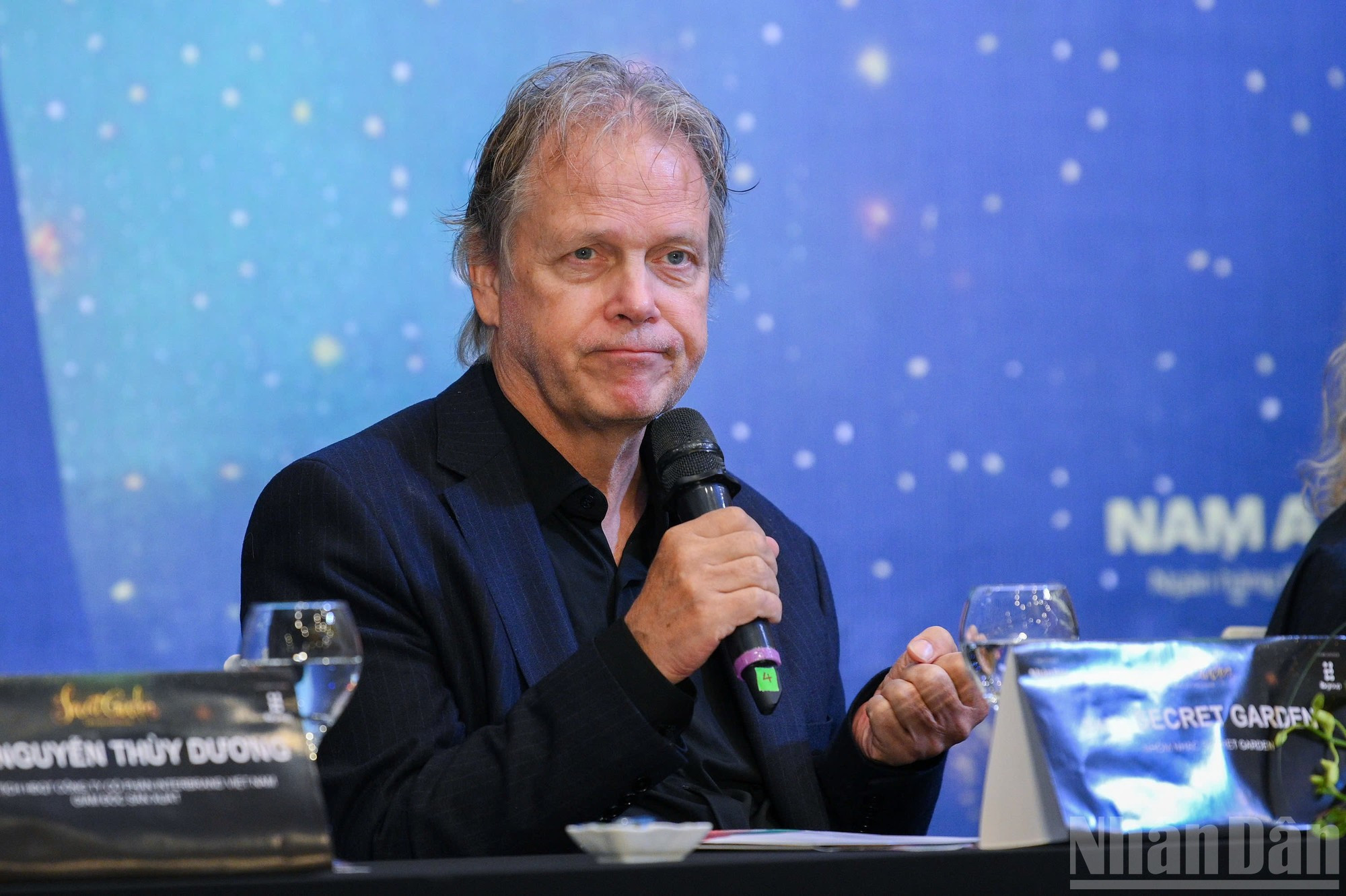Rolf Løvland a souligné le lien particulier qui l’unit à sa partenaire musicale Fionnuala Sherry dans la création artistique. 6-9031.jpg