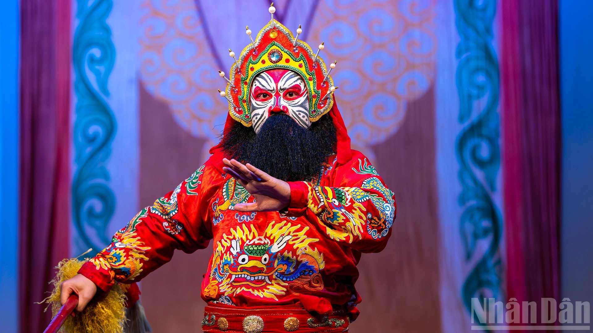 Né sur une terre de tradition d’arts martiaux, l’art du tuồng à Binh Dinh possède des caractéristiques uniques, distinctes du tuồng de la cour de Hue, du tuồng du Nord ou du hát bội de Hô Chi Minh-Ville. Photo : NDEL