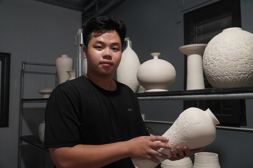 Hoang souhaite approfondir l’histoire du métier pour mieux la partager avec les visiteurs. 5.jpg