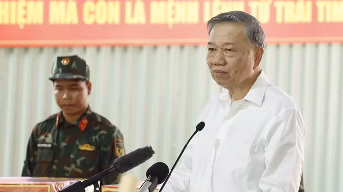 Discours du SG et président To Lam lors de sa visite d'encouragement aux forces en mission au parc Le Thi Rieng
