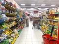 Le total des ventes au détail de biens et des recettes des services de consommation au premier semestre 2026 est estimé à 3.889,5 billions de dôngs (près de 149,6 milliards de dollars). Photo: VNA