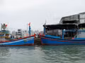 Des bateaux de pêche accostent au port de Quy Nhon, dans la province de Gia Lai, pour y effectuer les formalités d'import-export. Photo : VNA