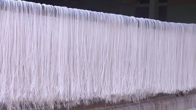 Production du vermicelle de riz Thang Long pour le Têt traditionnel ảnh 3 Production du vermicelle de riz Thang Long pour le Têt traditionnel ảnh 3