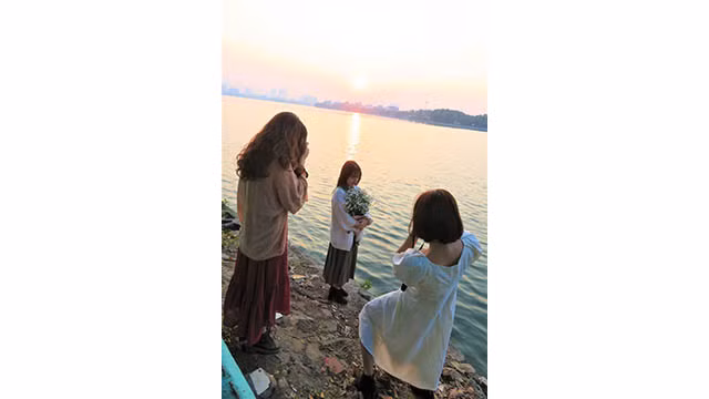 Hanoi brille de couleurs de fleurs d’automne ảnh 13