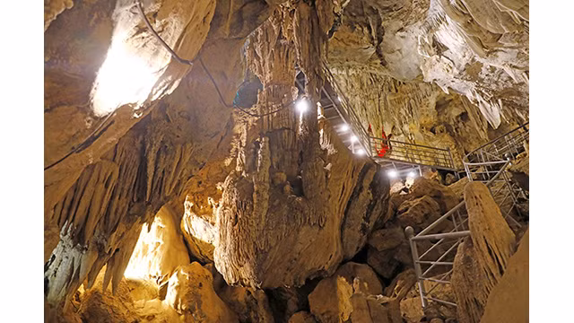 Le complexe de grottes du bourg de Cao Phong ảnh 11 Le complexe de grottes du bourg de Cao Phong ảnh 11