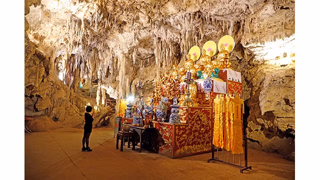 Le complexe de grottes du bourg de Cao Phong ảnh 5 Le complexe de grottes du bourg de Cao Phong ảnh 5