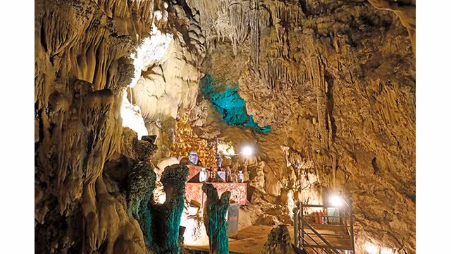 Le complexe de grottes du bourg de Cao Phong ảnh 8 Le complexe de grottes du bourg de Cao Phong ảnh 8