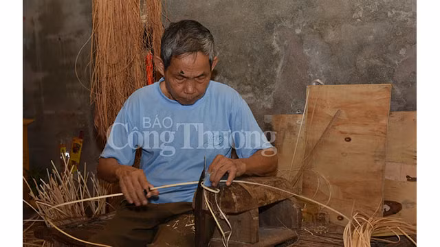 Phu Vinh : un siècle de préservation de la quintessence du village de vannerie ảnh 3