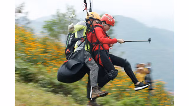 Expérience de parapente au-dessus des rizières dorées à Mù Cang Chai ảnh 6