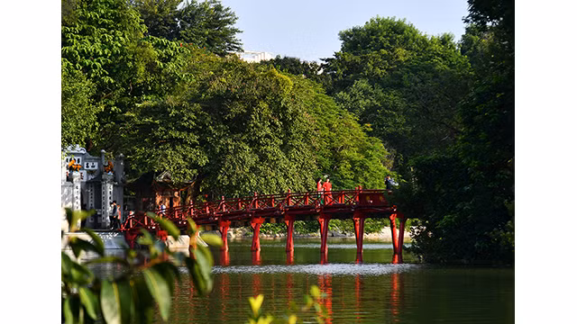Le lac Hoàn Kiêm change de physionomie ảnh 12