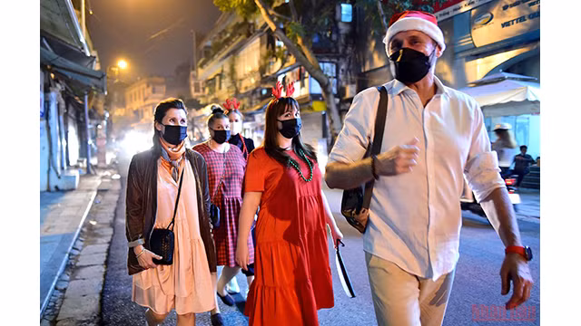  Hanoï et Hô Chi Minh-Ville célèbrent une saison de Noël spéciale ảnh 26