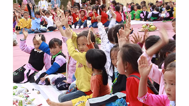 La Fête de la mi-automne précoce dans la zone frontalière Lao Khô ảnh 10