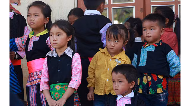 La Fête de la mi-automne précoce dans la zone frontalière Lao Khô ảnh 7