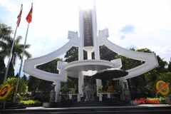 Le cimetière national des martyrs de Vi Xuyen, dans la province de Tuyen Quang, est le lieu de repos de 1 999 martyrs et abrite six tombes collectives. Photo : congthuong.