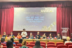Lors de la conférence de presse consacrée à la présentation de la 16e édition du Festival du film documentaire Europe-Vietnam tenue ce matin à Hanoï. Photo : XD.