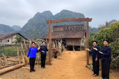 En 2025, Lan Nong a été choisi pour expérimenter un modèle de tourisme « Net Zero », avec la participation de 13 ménages. Photo : Vietnamnet.