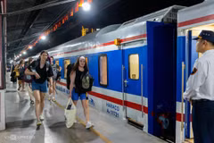 À bord du nouveau train haut de gamme entre Hô Chi Minh-Ville et Nha Trang