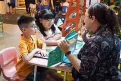 De nombreux enfants ont participé avec enthousiasme à cet espace interactif autour du livre.