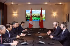 Le secrétaire général du Parti et président To Lam reçoit le recteur de l’Université Concordia. Photo : VNA.