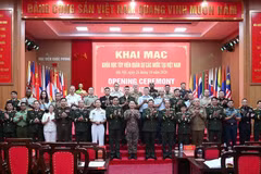 Le matin du 26 octobre, à Hanoi, l’Académie de défense du Vietnam a inauguré une session de formation destinée aux attachés de défense étrangers en poste dans le pays.