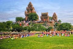 À Ninh Phuoc, à la découverte de la culture Cham entre poterie et tissage