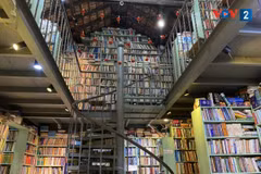 Le design créatif et impressionnant de la librairie Mao, située dans la rue Dinh Lê. Photo: Y Diu/VOV2