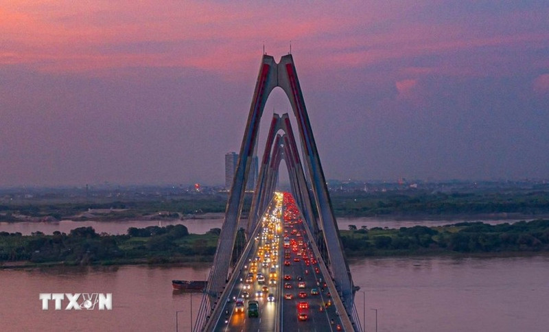 Pont Nhat Tan dans la capitale Hanoi. Photo : VNA.