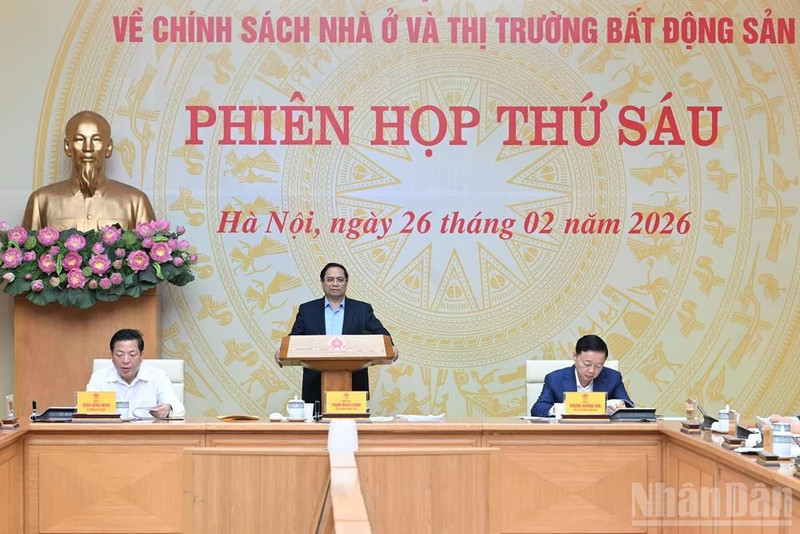 Le Premier ministre Pham Minh Chinh s'exprime lors de la réunion. Photo : NDEL.