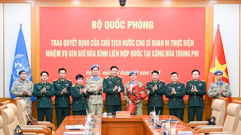 Lors de la cérémonie. Photo : NDEL.