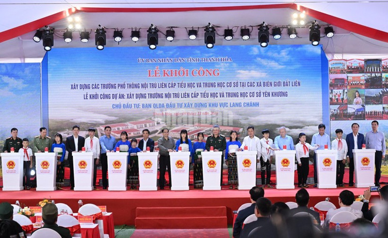 Le Premier ministre Pham Minh Chinh à une cérémonie organisée dans la commune de Yen Khuong, province de Thanh Hoa. Photo : VNA.