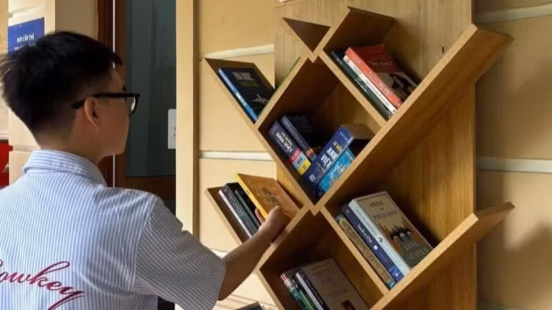 Espace d’échange de livres à la Bibliothèque nationale du Vietnam.